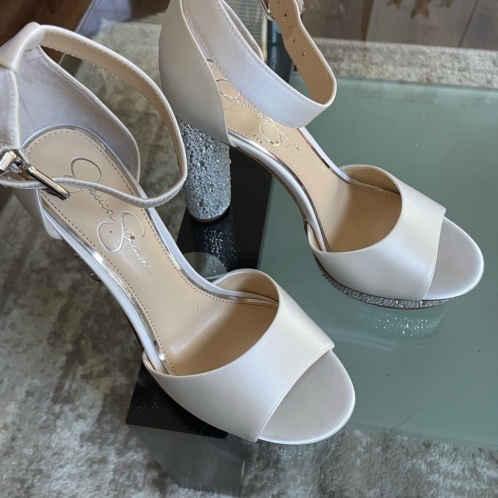 Jessica Simpson Everyn Platform Sandal- New in Box
